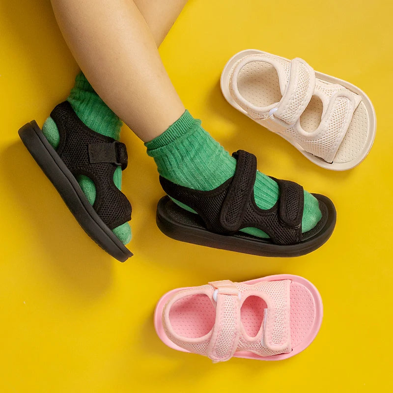 Kids' Outdoor Flip Flops - Trendy, Lightweight & Durable Footwear