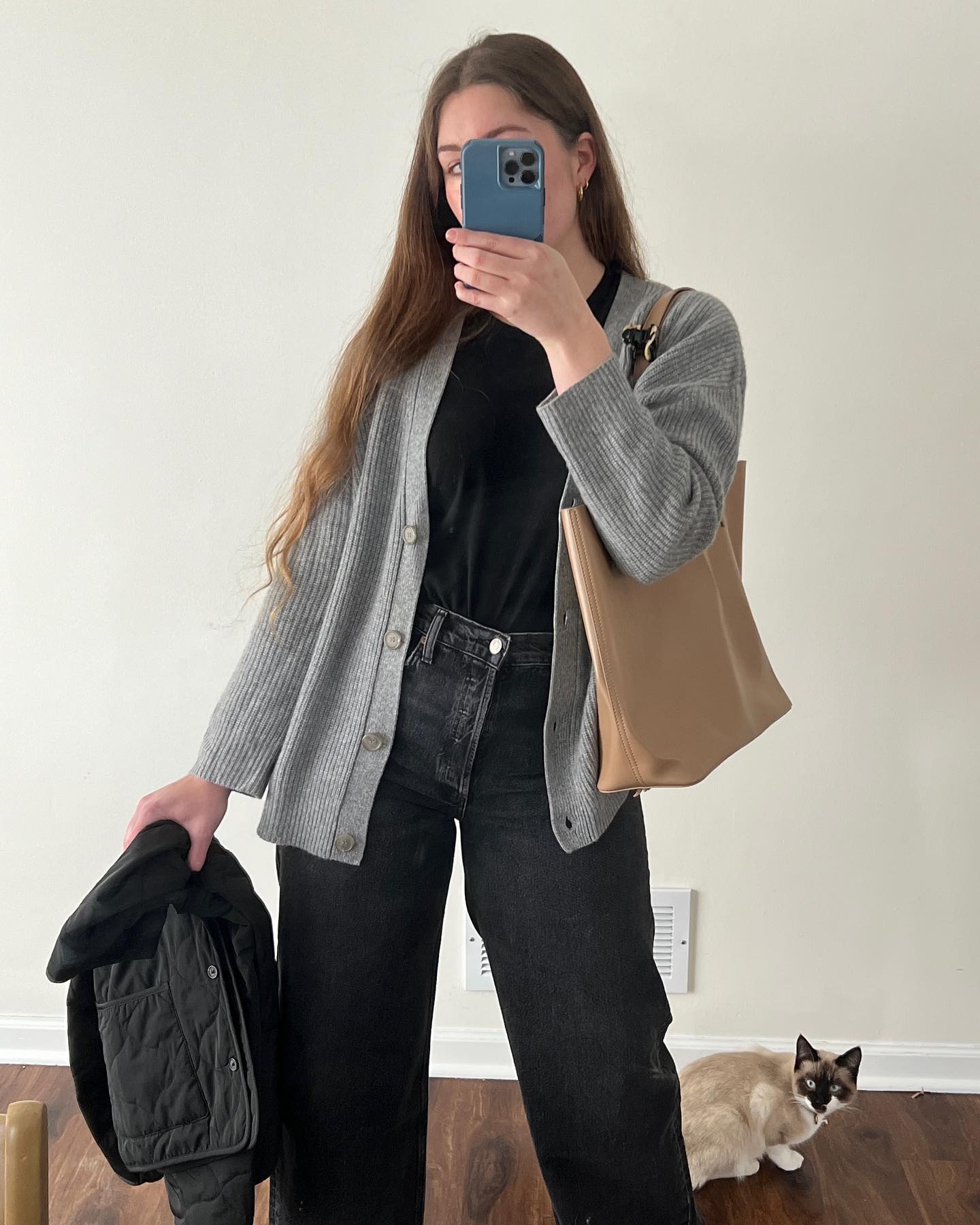 Women's Oversized Cardigan Sweater with Ribbed Knit Texture and Button Closure – V-Neck Relaxed Fit Cardigan